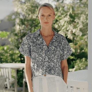 Leinenbluse Damen Melody, Porcelain Flowers - Linen Tales Leinenbluse Damen Melody, Porcelain Flowers - Linen Tales