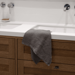 Leinen - Badetuch in feiner Waffel - Struktur, Charcoal - Linen Tales Leinen - Badetuch in feiner Waffel - Struktur, Charcoal - Linen Tales