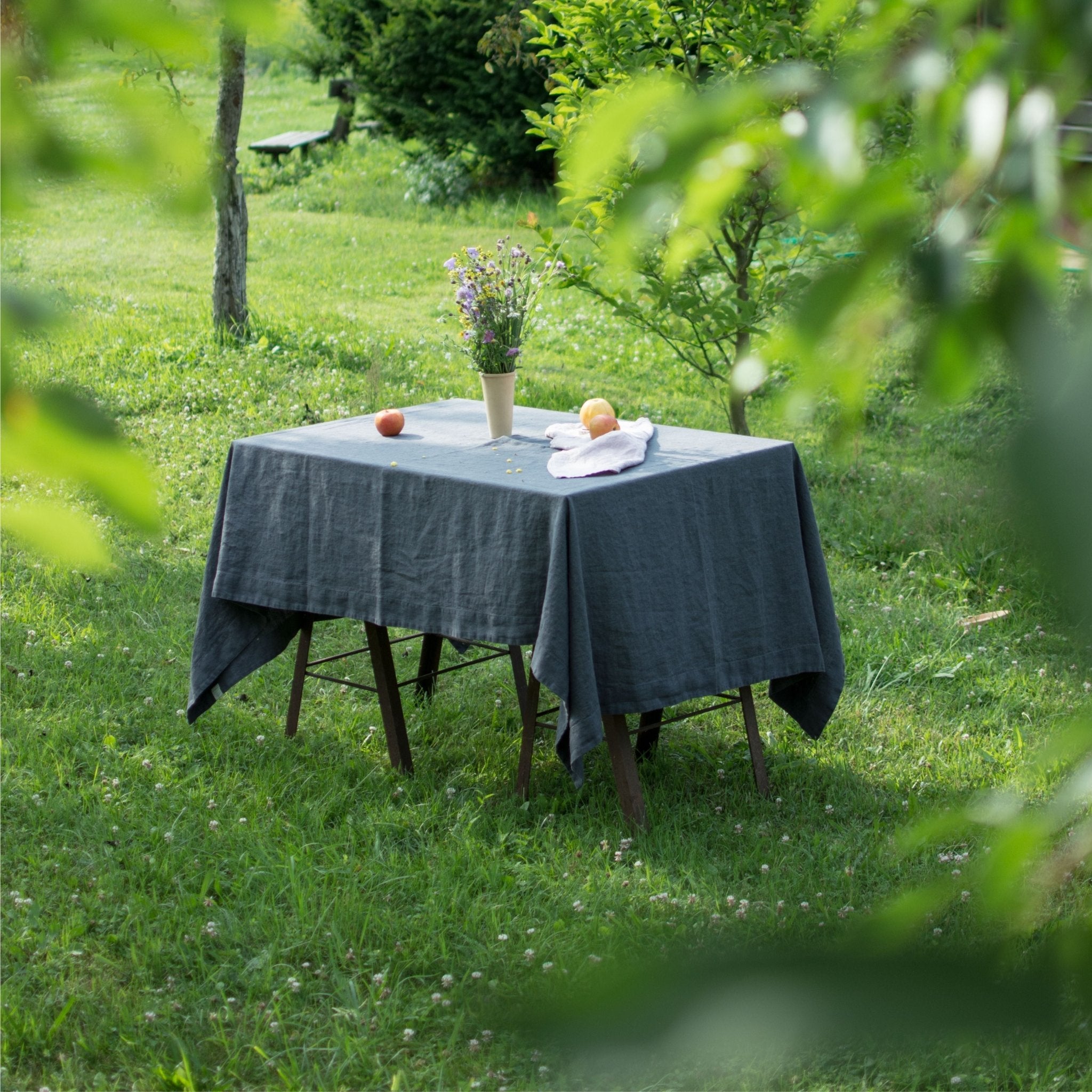 Leinen-Tischdecke, Blue Fog – Linen Tales