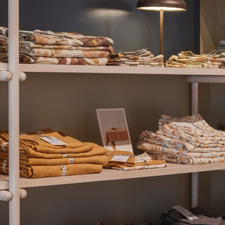 Linen Tales Geschäft & Café — Didžioji-Str. 1, Vilnius 