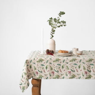 Leinen-Tischdecke, Winter Berries on Light Natural 