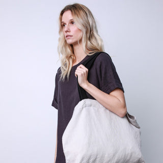 LIMITED EDITION Schultertasche, Silver 3